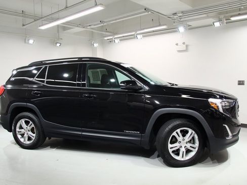 Used 2019 GMC Terrain SLE w/ Driver Convenience Package image 9