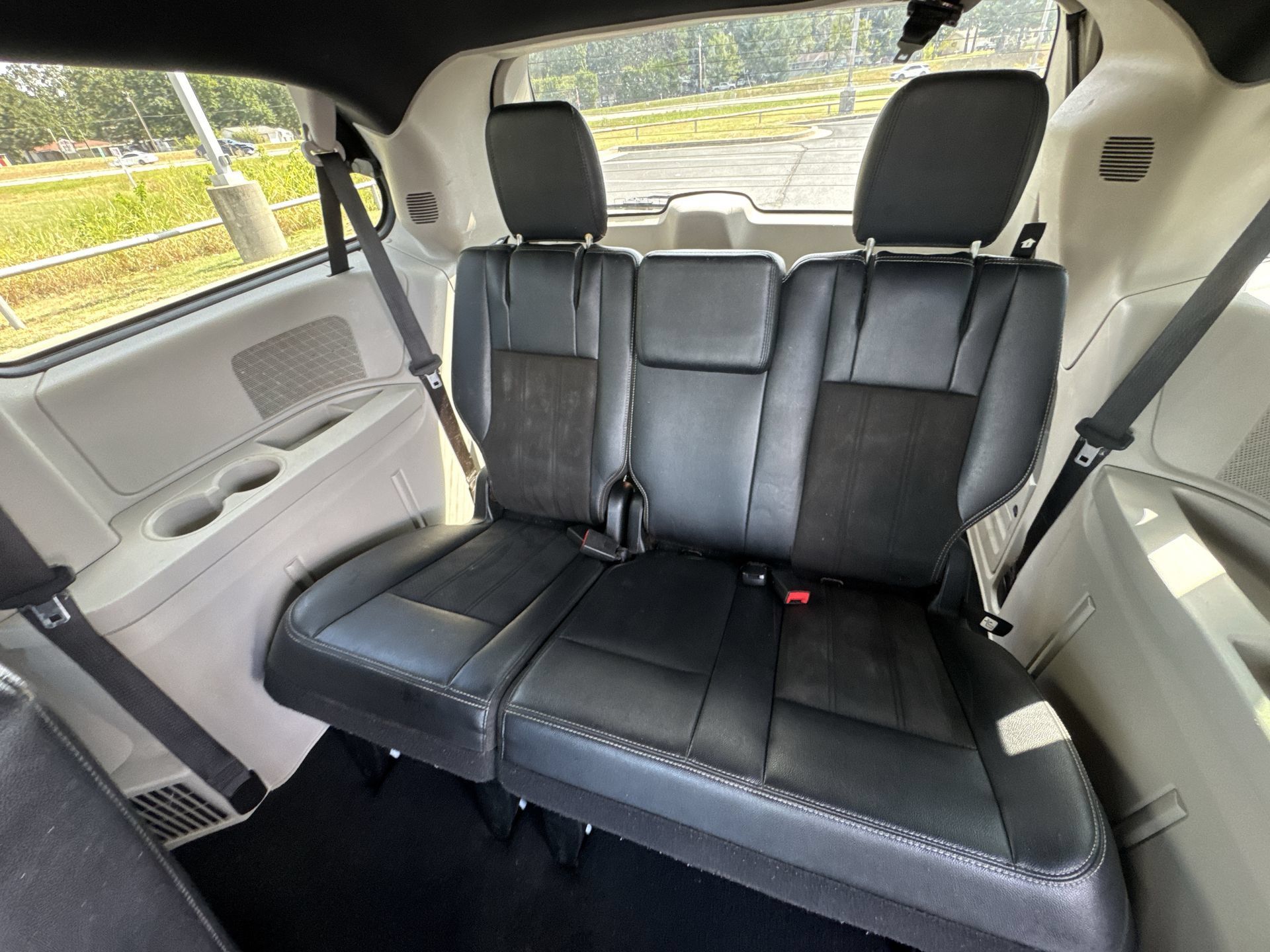 Used 2019 Dodge Grand Caravan SXT FWD image 23