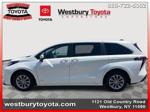 Used 2021 Toyota Sienna XLE AWD/4WD image 7