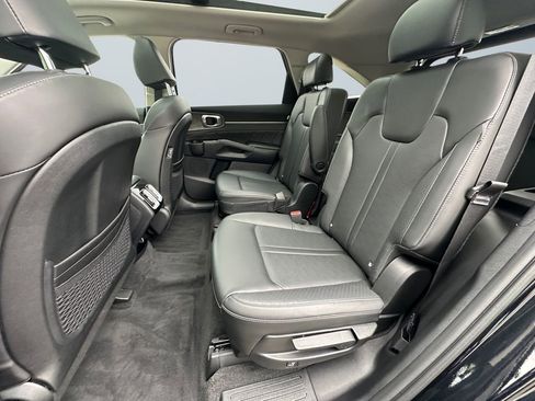 Certified 2025 Kia Sorento SX AWD/4WD image 13