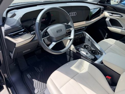 Used 2025 Audi Q5 Premium w/ Convenience Package AWD/4WD image 17