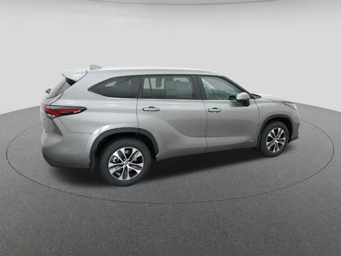 New 2026 Toyota Highlander XLE AWD/4WD image 10