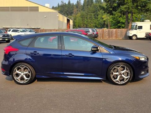 Used 2016 Ford Focus ST FWD image 8