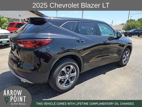Used 2025 Chevrolet Blazer LT FWD image 12