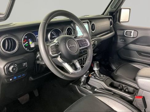 Used 2023 Jeep Wrangler Unlimited Sahara AWD/4WD image 16