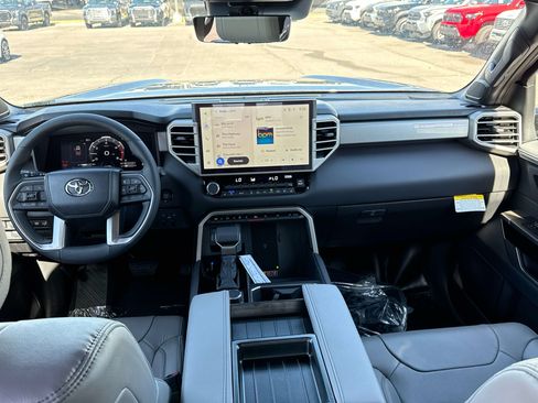 New 2026 Toyota Tundra Limited AWD/4WD image 10