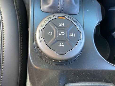 New 2025 Ford Bronco Badlands image 29