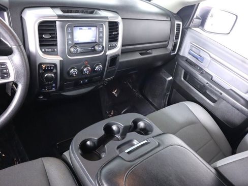 Used 2023 RAM 1500 Classic SLT AWD/4WD image 32