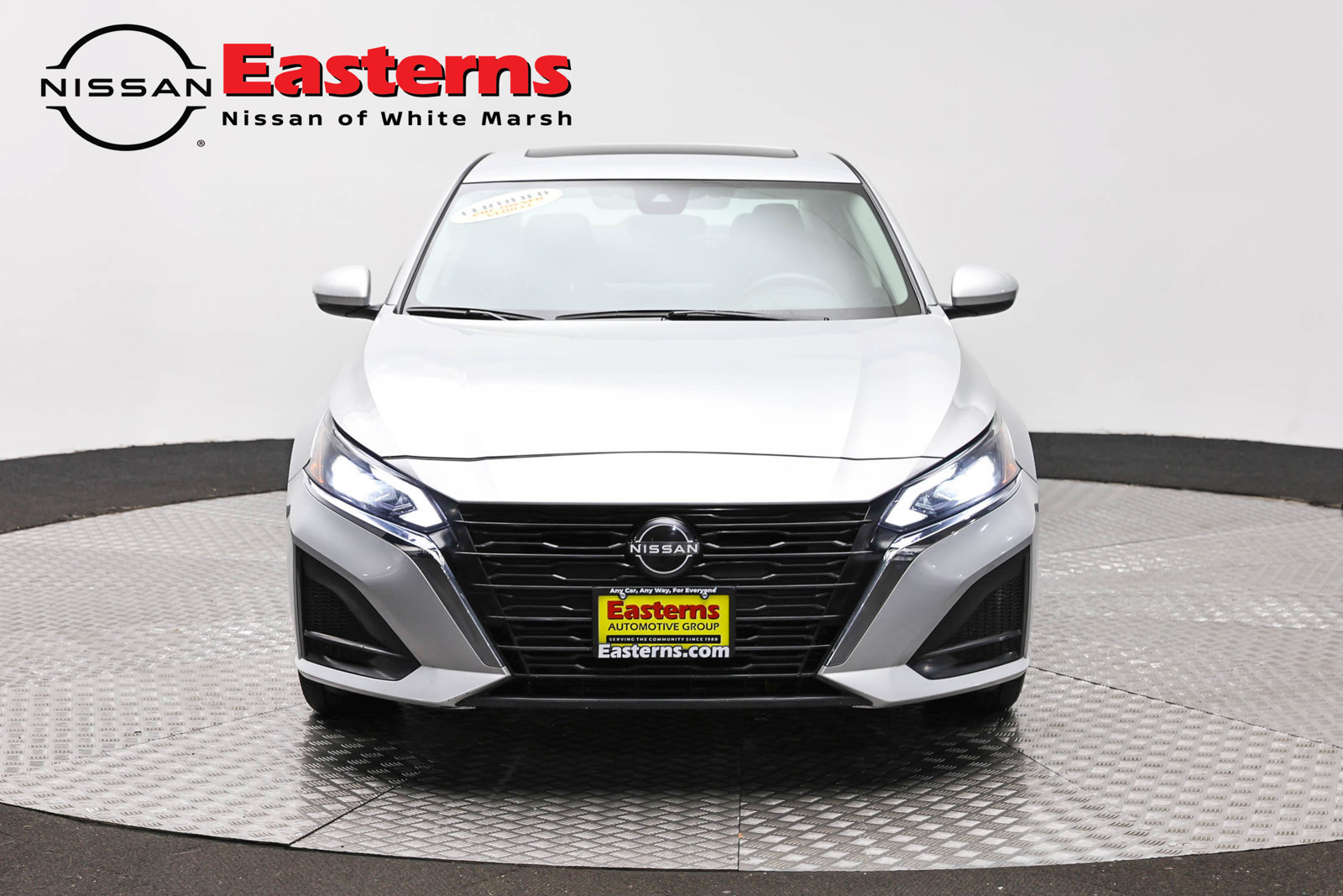 Used 2023 Nissan Altima 2.5 SV w/ SV Premium Package AWD/4WD image 2