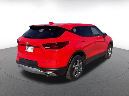Used 2025 Chevrolet Blazer LT FWD image 12