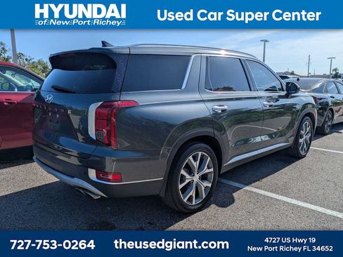 Used 2021 Hyundai Palisade SEL w/ Premium Package FWD image 2