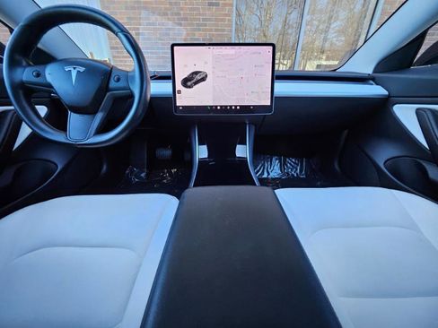 Used 2018 Tesla Model 3 image 34