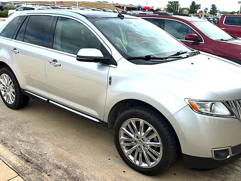 Used 2015 Lincoln MKX FWD w/ Equipment Group 102A image 2
