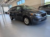 Used 2018 Kia Sedona LX image 3