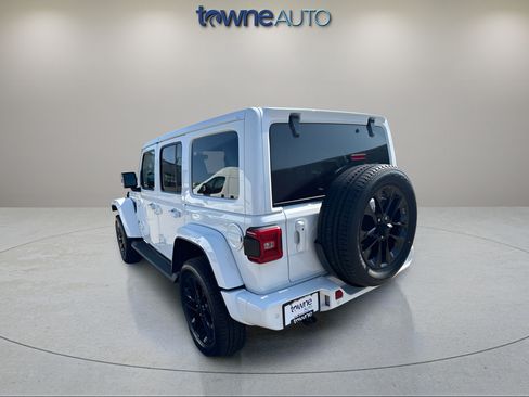 Used 2021 Jeep Wrangler Unlimited Sahara AWD/4WD image 4