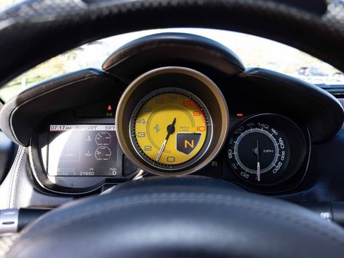 Used 2011 Ferrari California image 25