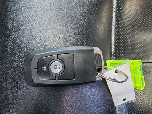 Used 2019 Ford F150 Lariat RWD image 26