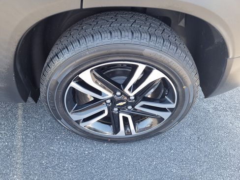 Used 2023 Chevrolet TrailBlazer LT w/ Convenience Package FWD image 8