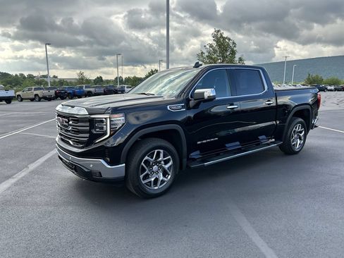 Used 2024 GMC Sierra 1500 SLT w/ SLT Premium Plus Package AWD/4WD image 3