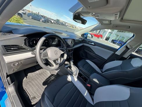 Used 2022 Volkswagen Taos SEL image 10