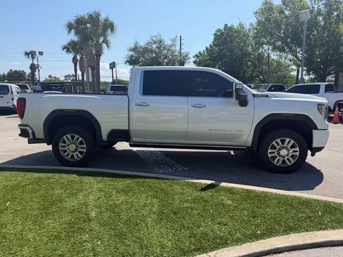 Used 2023 GMC Sierra 2500 Denali w/ Denali Ultimate Package AWD/4WD image 3