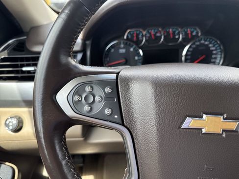 Used 2020 Chevrolet Suburban LT RWD image 22