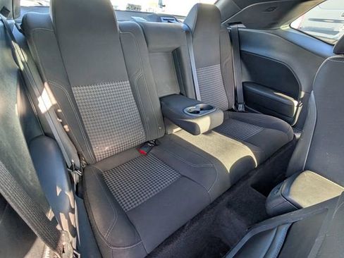 Used 2018 Dodge Challenger SXT image 15