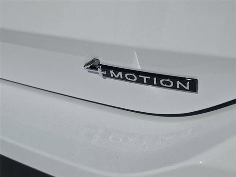 New 2026 Volkswagen Tiguan SE image 5