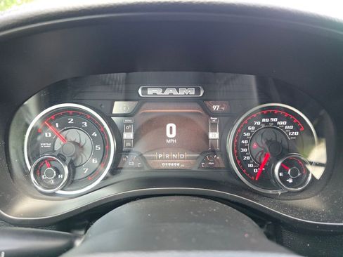 Used 2024 RAM 1500 Laramie AWD/4WD image 29