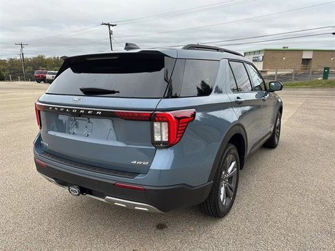 New 2026 Ford Explorer Active w/ Active Comfort Package image 4