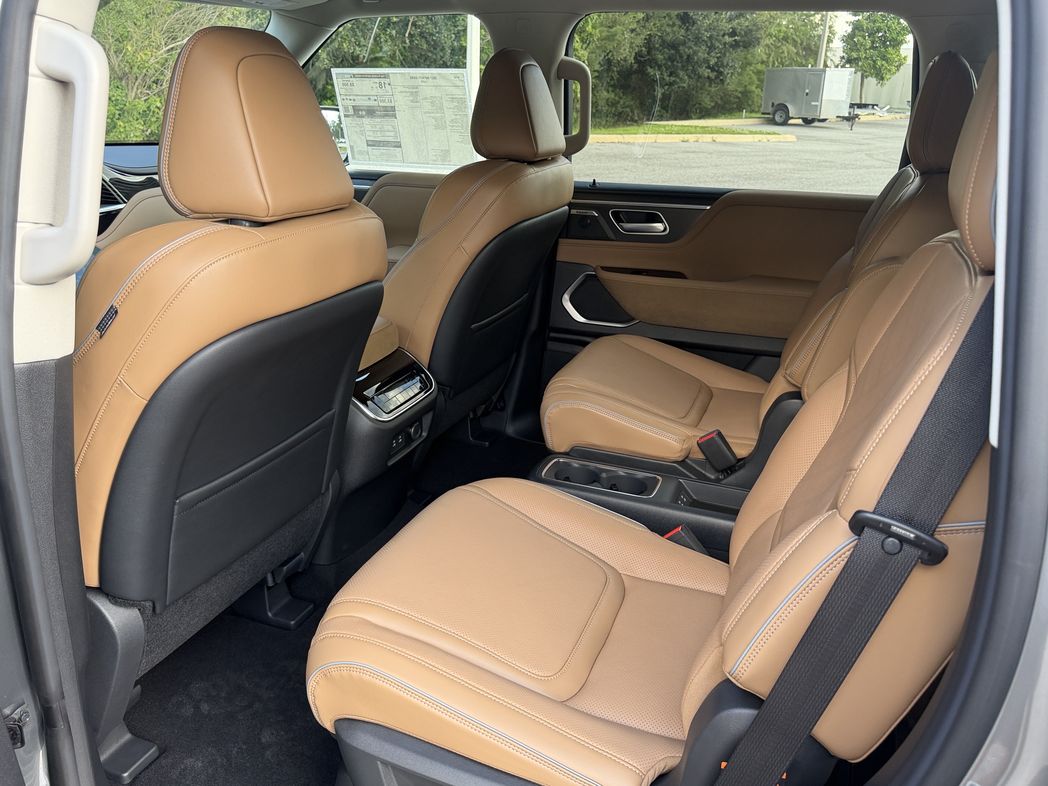 New 2027 INFINITI QX80 Luxe w/ Cargo Package RWD image 18