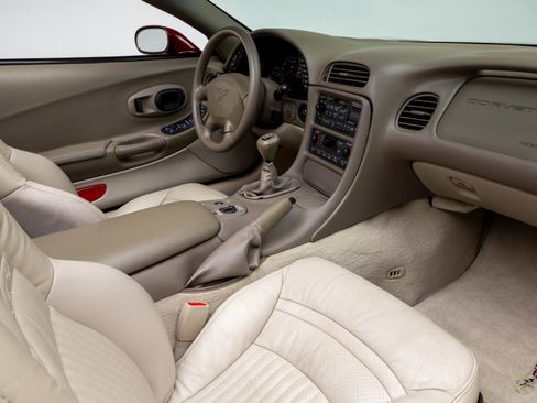 Used 2003 Chevrolet Corvette 50th Anniversary Edition w/ Preferred Equipment Group1 image 33