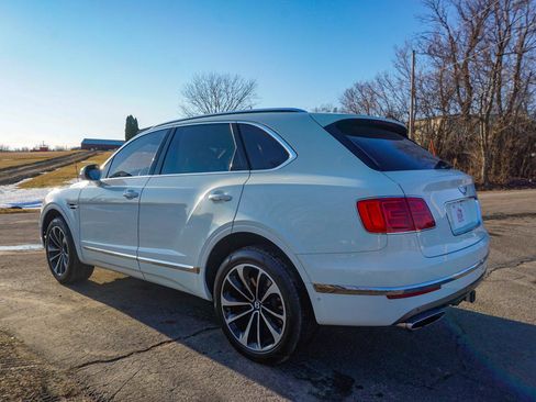 Used 2017 Bentley Bentayga image 5