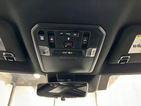 Used 2025 Toyota Tundra Limited image 37