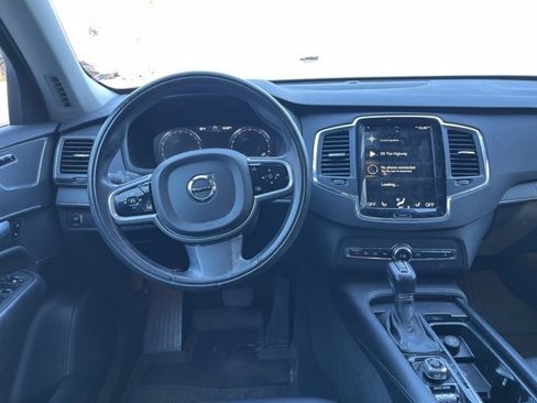 Used 2020 Volvo XC90 T5 Momentum w/ Protection Package Premier image 9