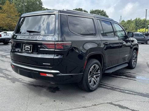Used 2024 Jeep Wagoneer Series II w/ Flexible Seating Group AWD/4WD image 13