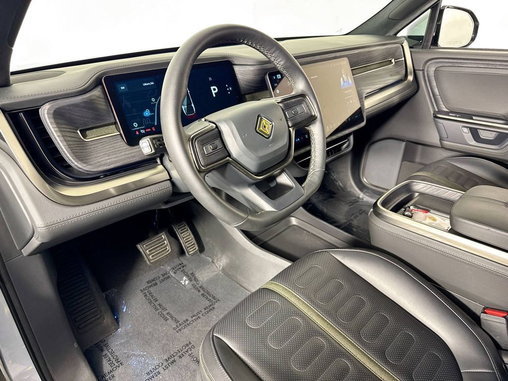Used 2025 Rivian R1S Adventure Dual AWD/4WD image 9