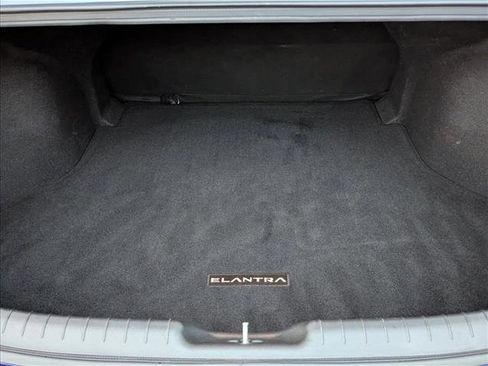 Used 2023 Hyundai Elantra SEL w/ Convenience Package image 6