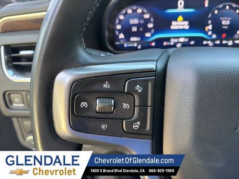 Used 2023 Chevrolet Suburban Premier image 13