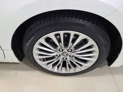 Used 2019 Toyota Avalon Limited w/ Advanced Safety Package FWD image 40