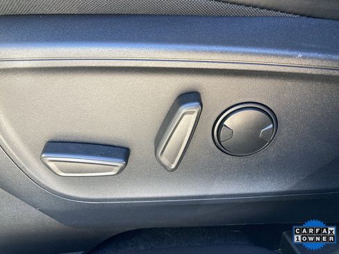 Used 2025 Ford Escape SE image 30