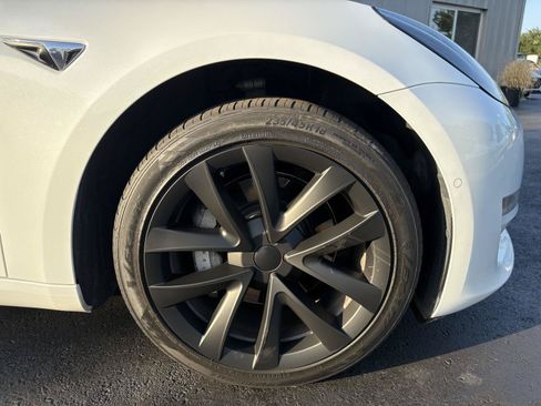 Used 2018 Tesla Model 3 Long Range RWD image 10