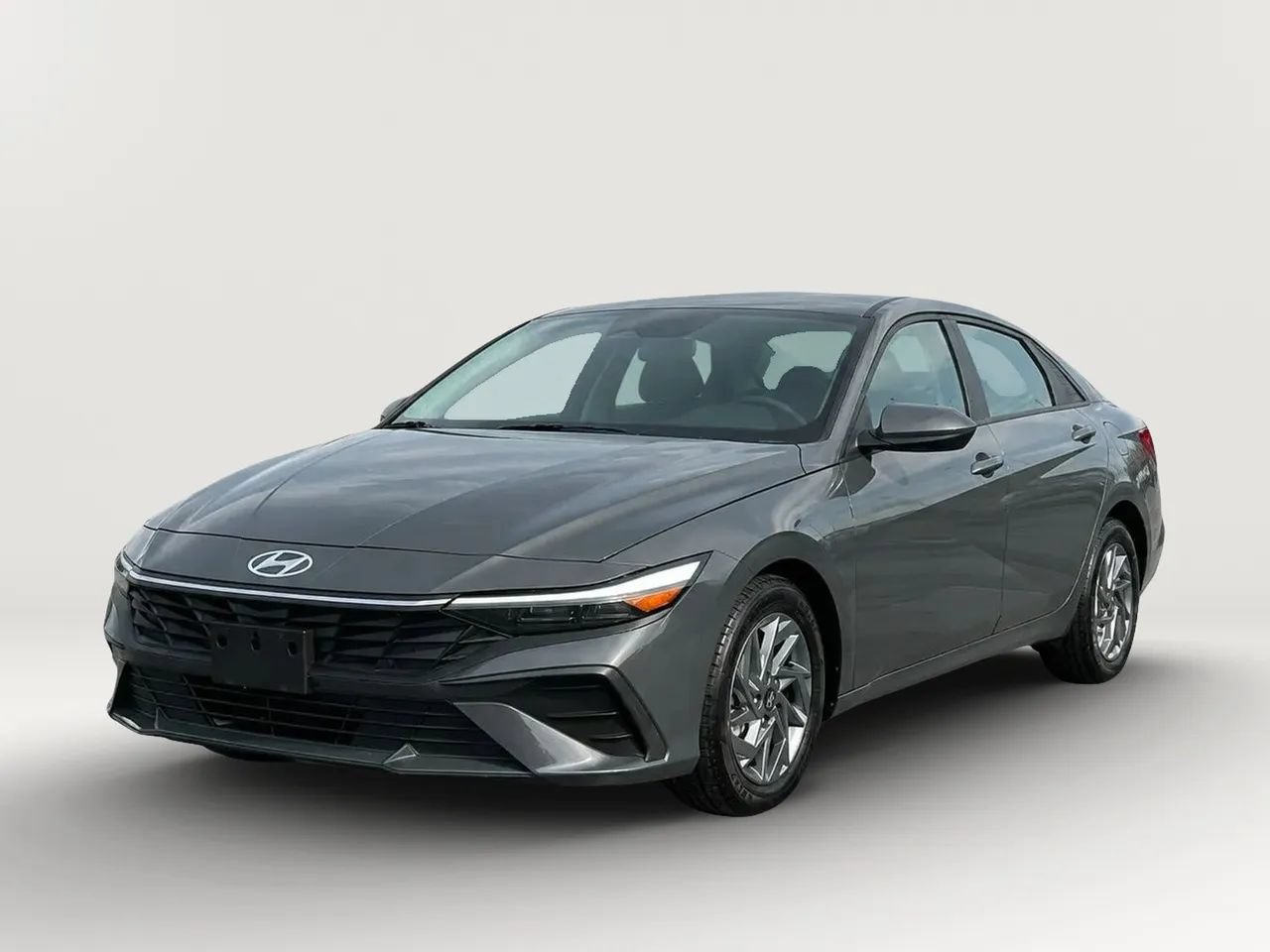 Used 2024 Hyundai Elantra SEL FWD image 3