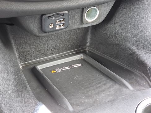 Used 2023 Chevrolet Traverse Premier FWD image 24