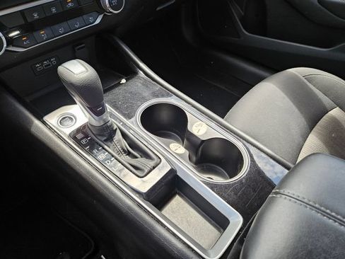 Used 2024 Nissan Altima 2.5 SV FWD image 11