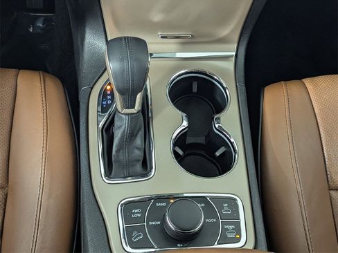 Used 2016 Jeep Grand Cherokee Summit w/ Premium Plus Apperance Group image 20