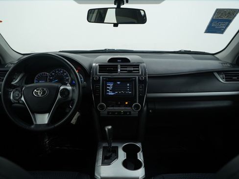 Used 2014 Toyota Camry SE image 13