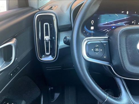 Used 2025 Volvo XC40 B5 Core w/ Protection Package Premier AWD/4WD image 26