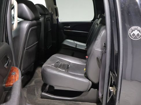 Used 2013 Chevrolet Avalanche LTZ AWD/4WD image 20