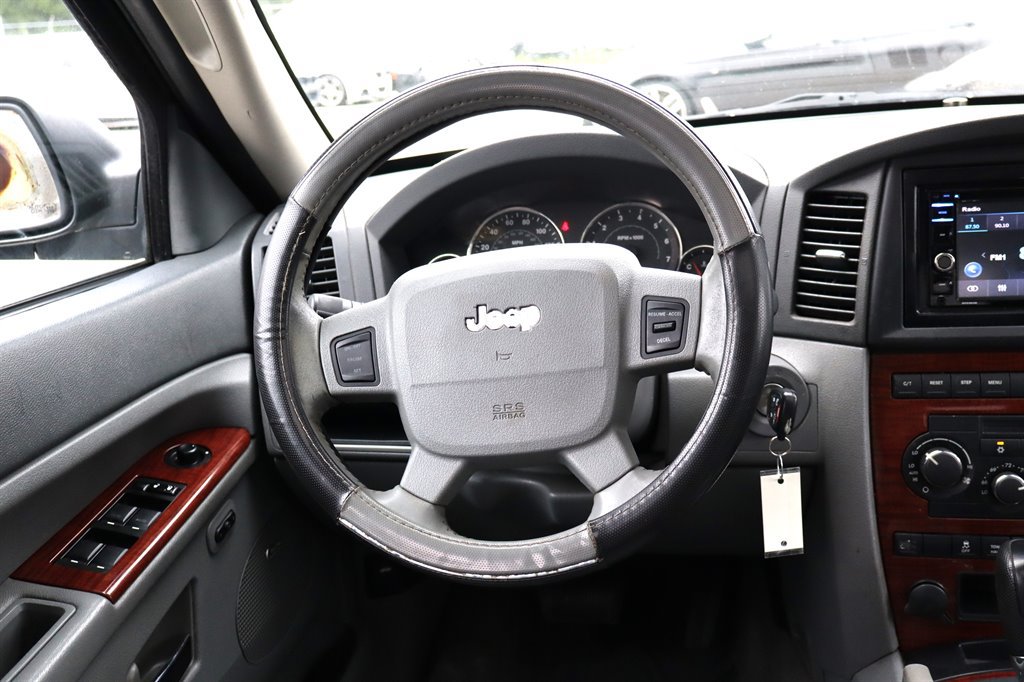 Used 2007 Jeep Grand Cherokee Limited RWD image 16